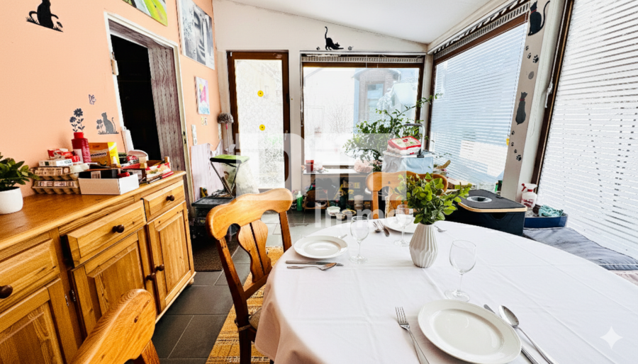 Umfangreich saniertes EFH inkl. PV-Anlage, Terrasse, Wintergarten und Garage + Panoramablick - EG / OG Wintergarten / Zugang Terrasse